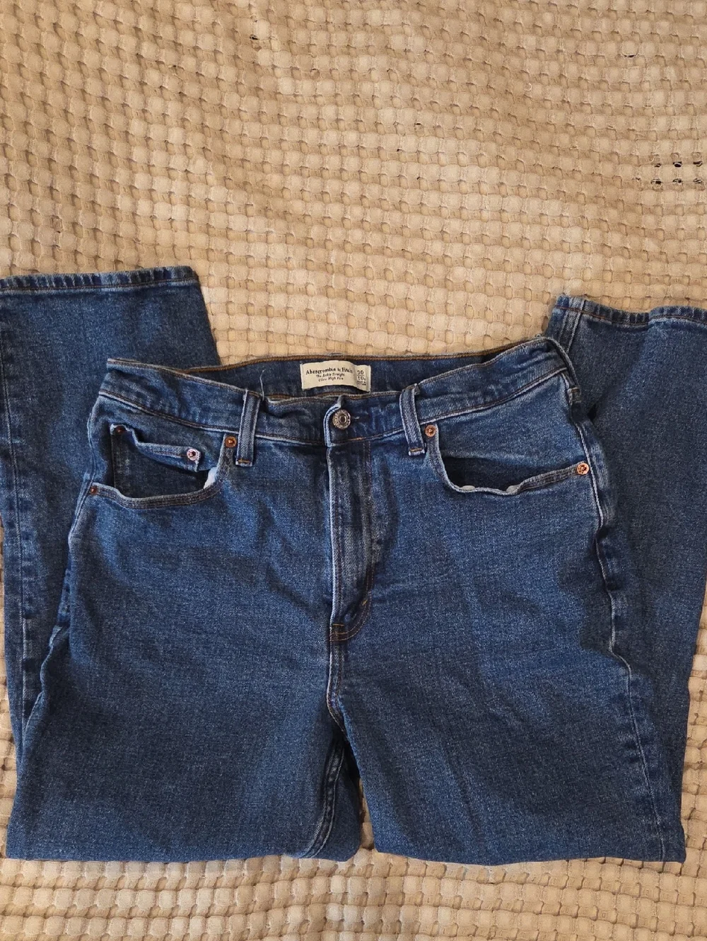 Abercrombie & Fitch Ankle Straight High Rise 30/10 Short - Picture 1 of 7